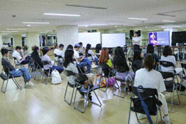 上夜校究竟能学啥？读懂年轻人的真正诉求