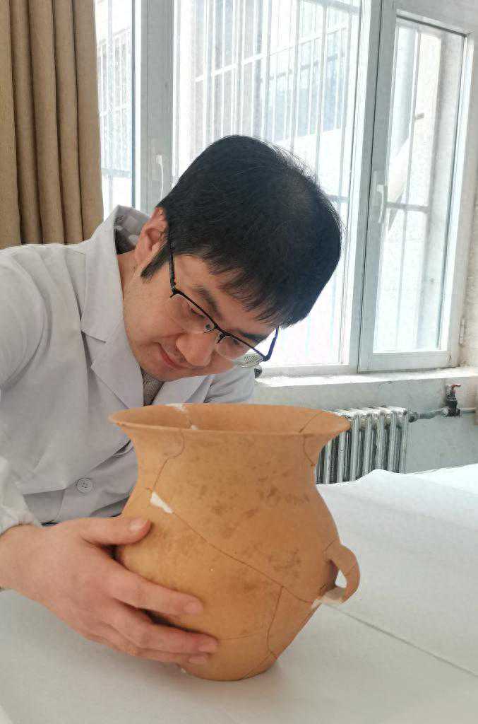 青海抢救性保护地震中受损的喇家遗址文物