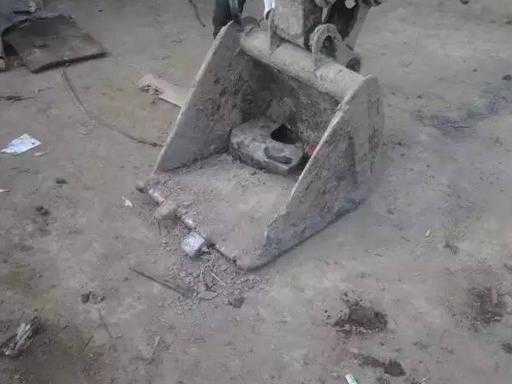 这么废的挖机也能修好，真是维修界大佬