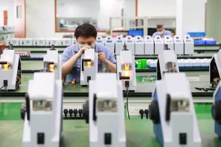 最美生产线｜走进上海仪电物理光学仪器有限公司