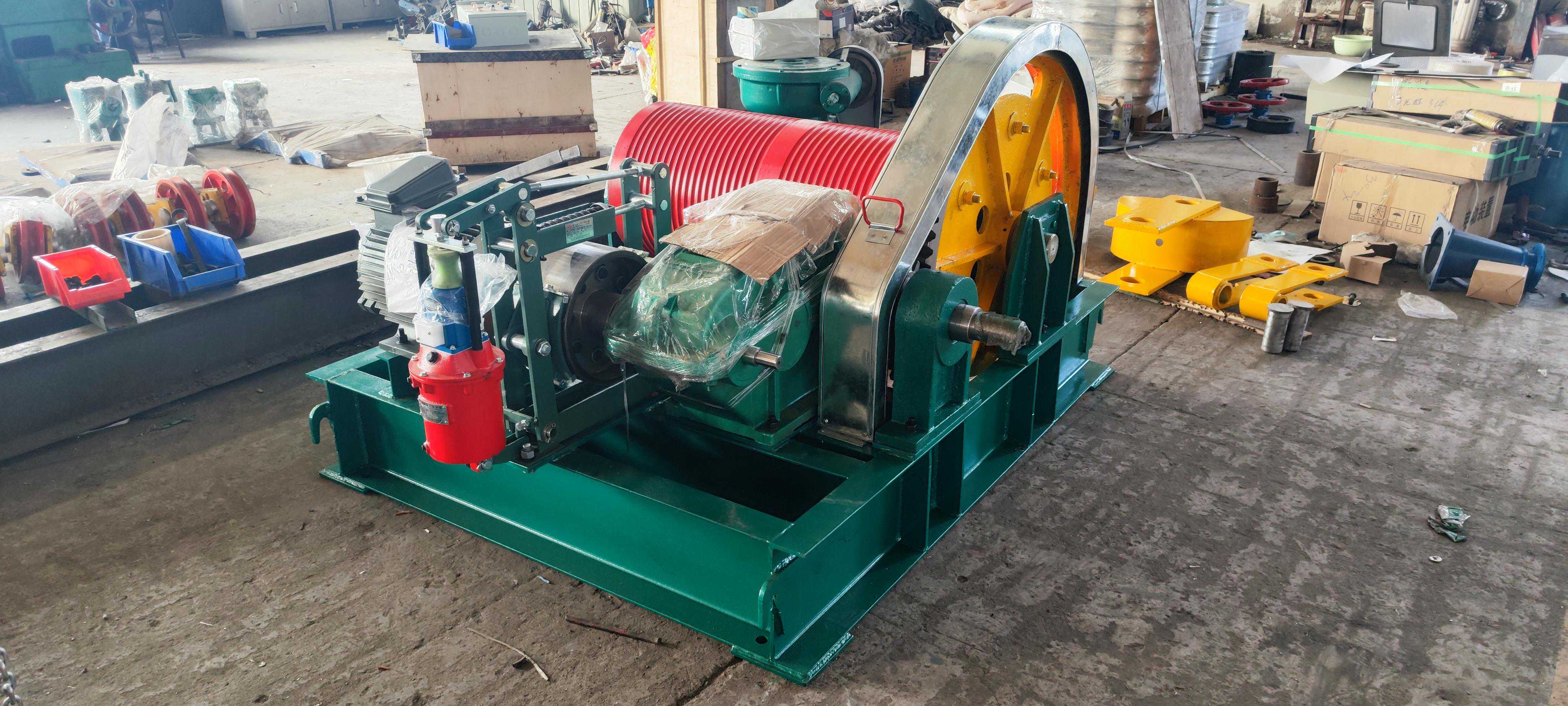 两用螺杆式启闭机