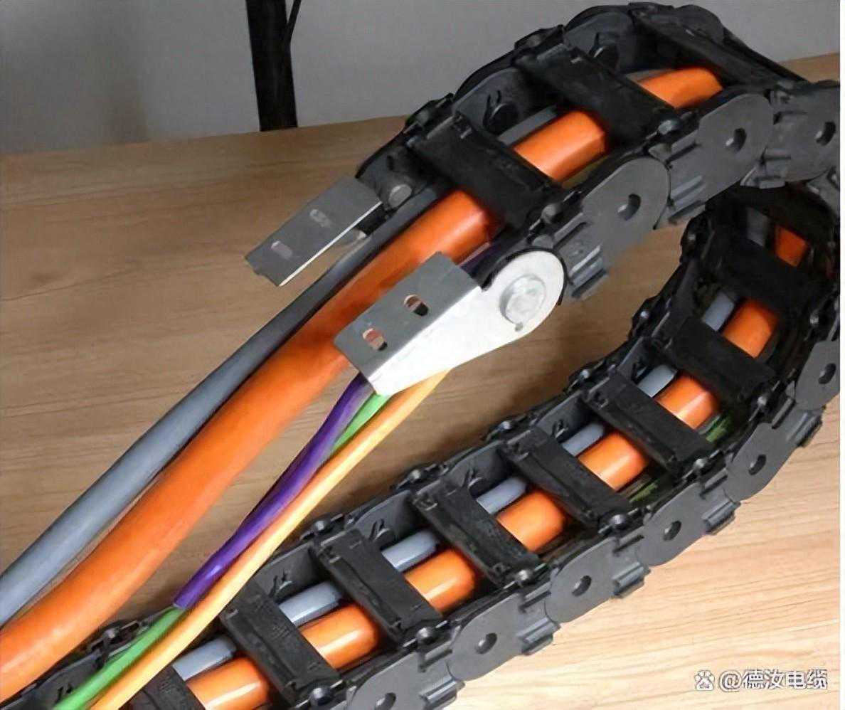 高柔性耐油耐磨拖链电缆介绍 型号和规格可定制