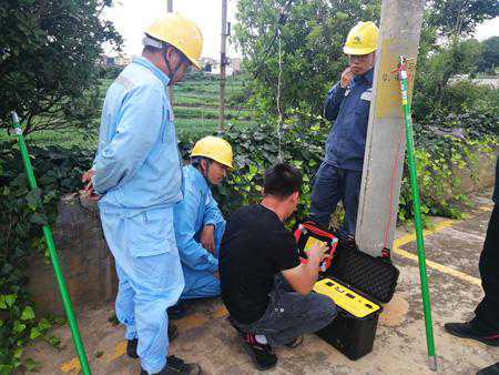 石林供电局圭山供电所开展直流试送仪知识培训