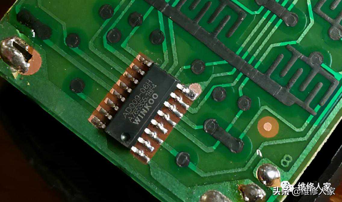 机顶盒通用可学习型红外遥控器的电路剖析