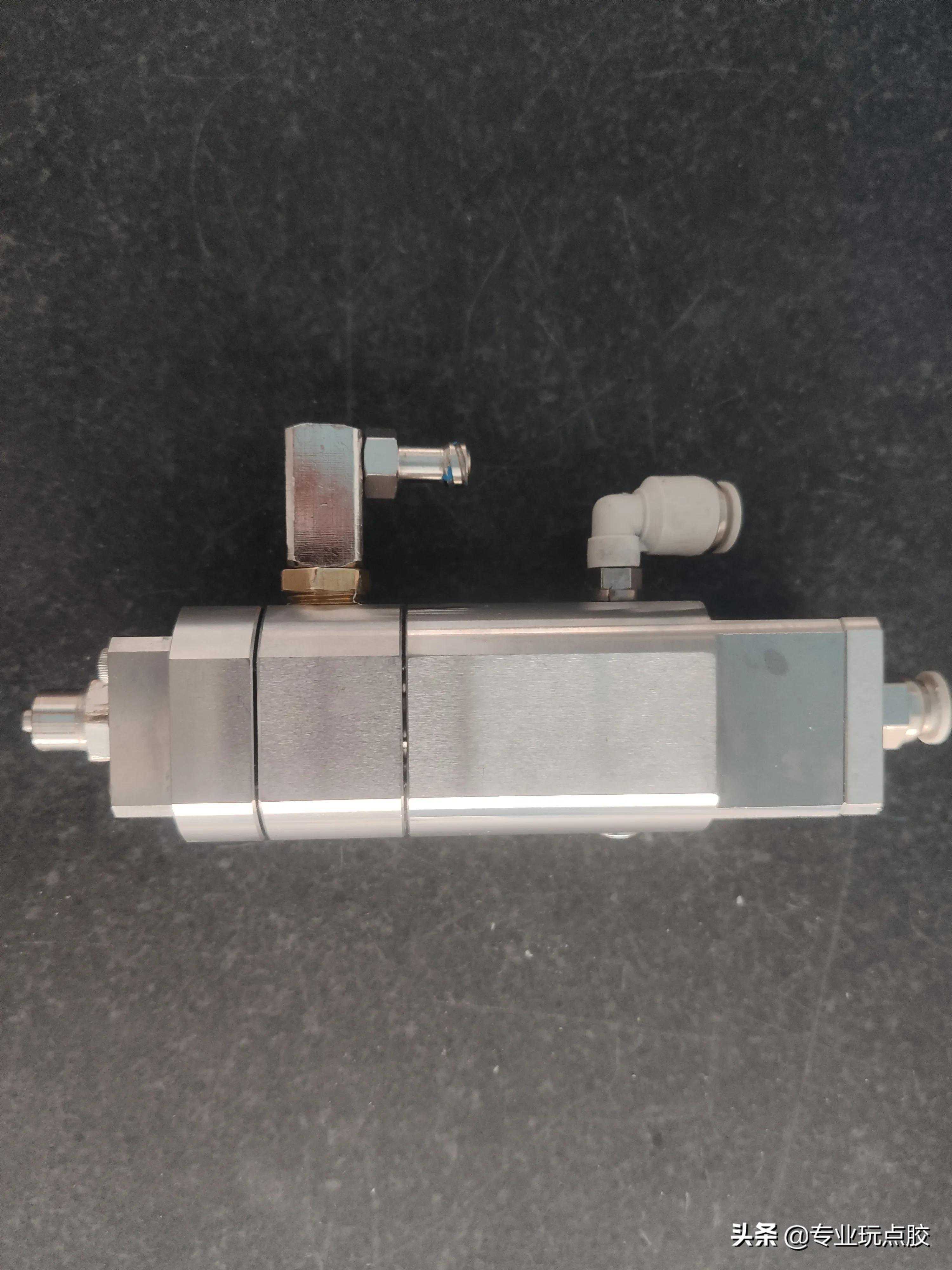 点胶机胶阀运动原理