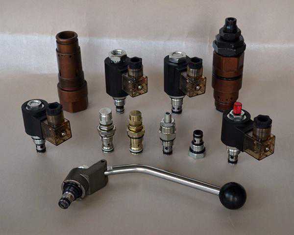 液压电磁阀和气动电磁阀有何特点，两者可以通用吗