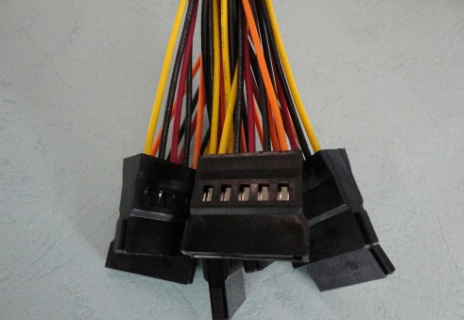 什么是电源连接器？以及电源连接器的结构、硬件、组件