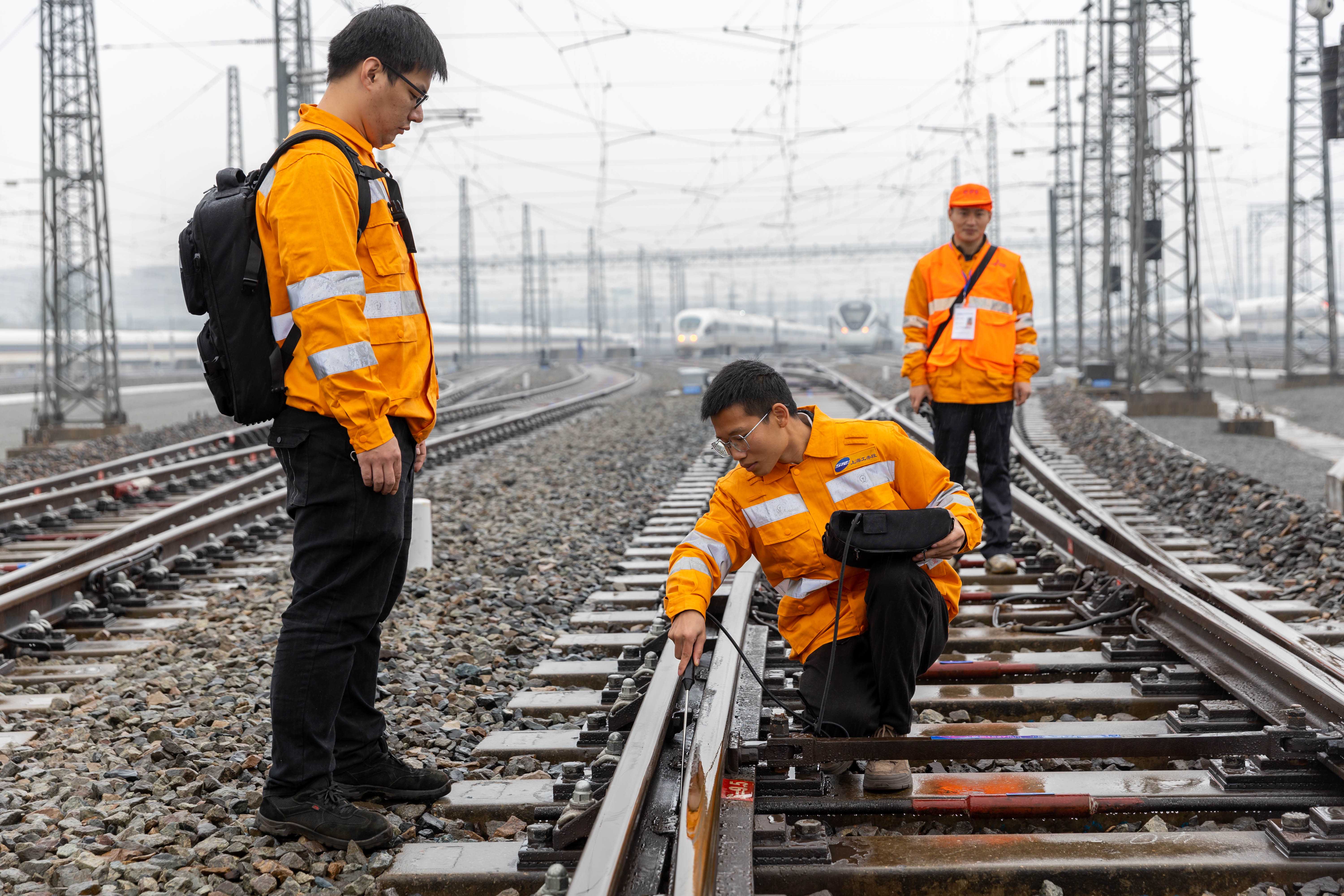 （社会）上海：引入涡流探伤技术 助力铁路探伤作业