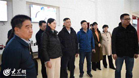 省民革来淄博高新区调研机器人产业发展情况