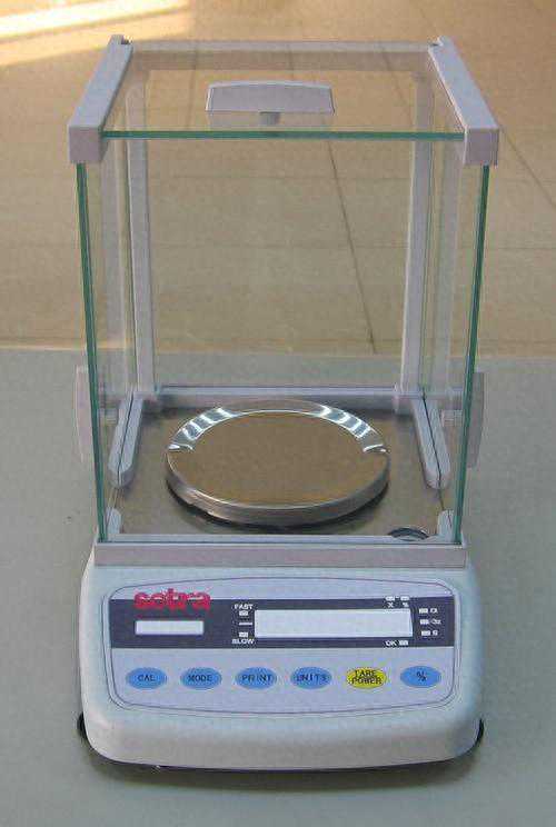 精准称量必备技能：电子天平如何正确使用砝码校正？