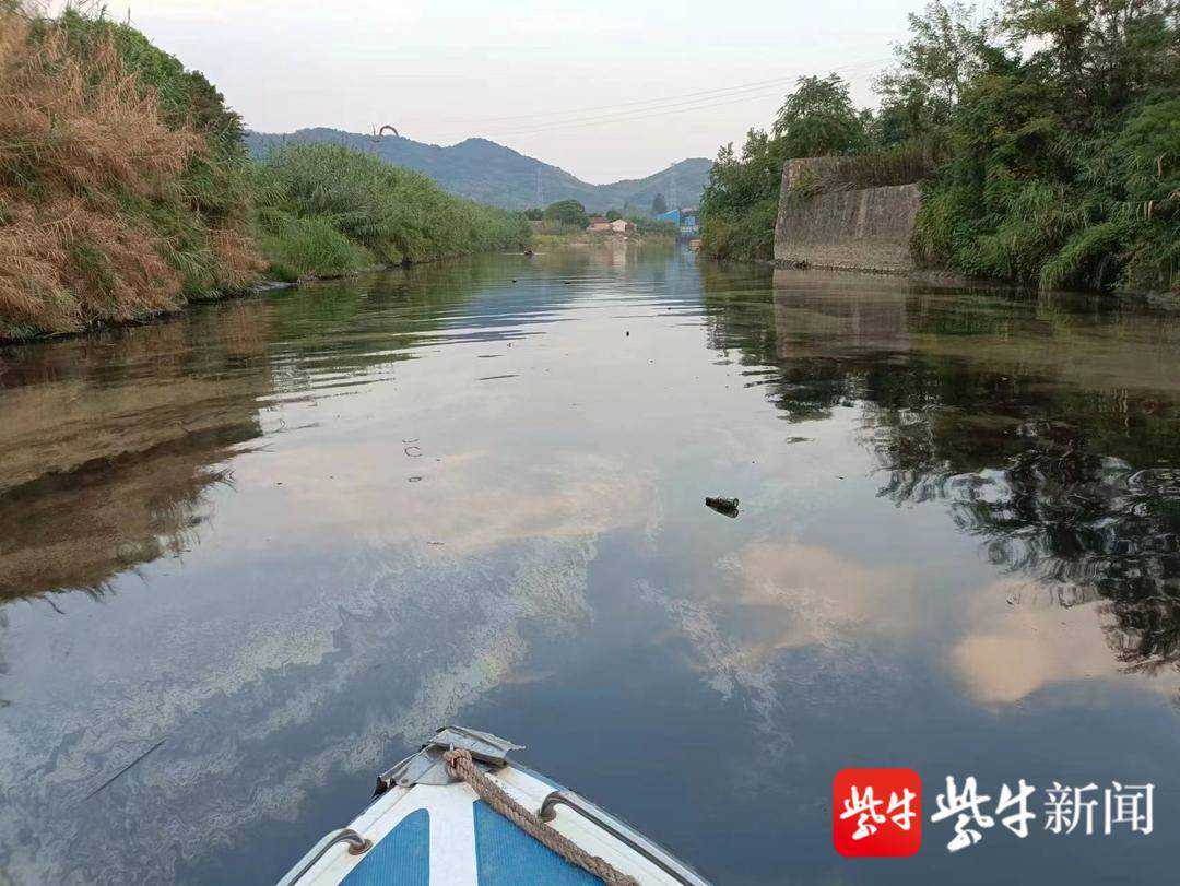 废机油倒入河中，船主被罚2万元