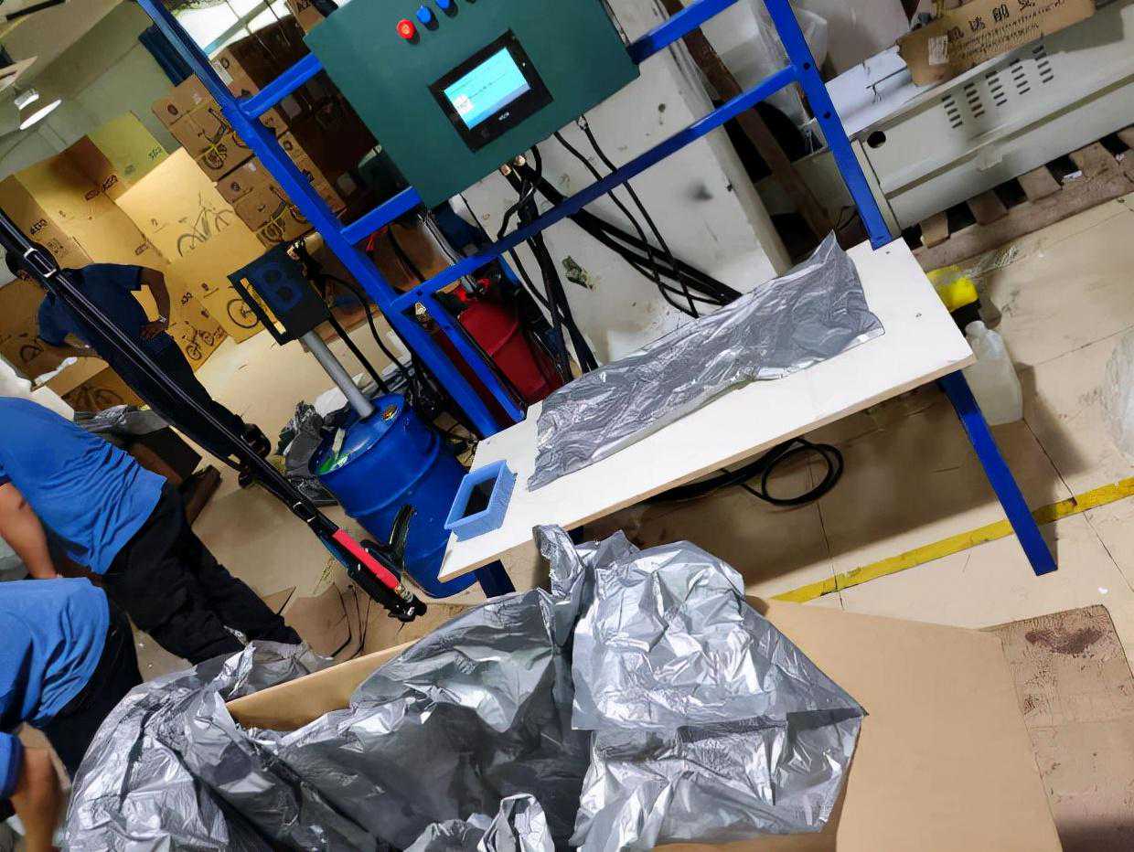 发泡机有什么用？适合用在哪些行业？容易操作吗？