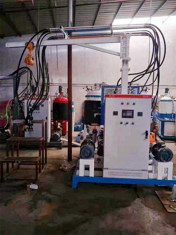 市面上的现场包装发泡机的用途和价格分别是什么？