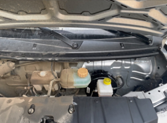 蒸汽喷抽洗车机：汽车发动机舱清洗的得力助手