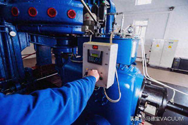 常用的中真空抽气机组