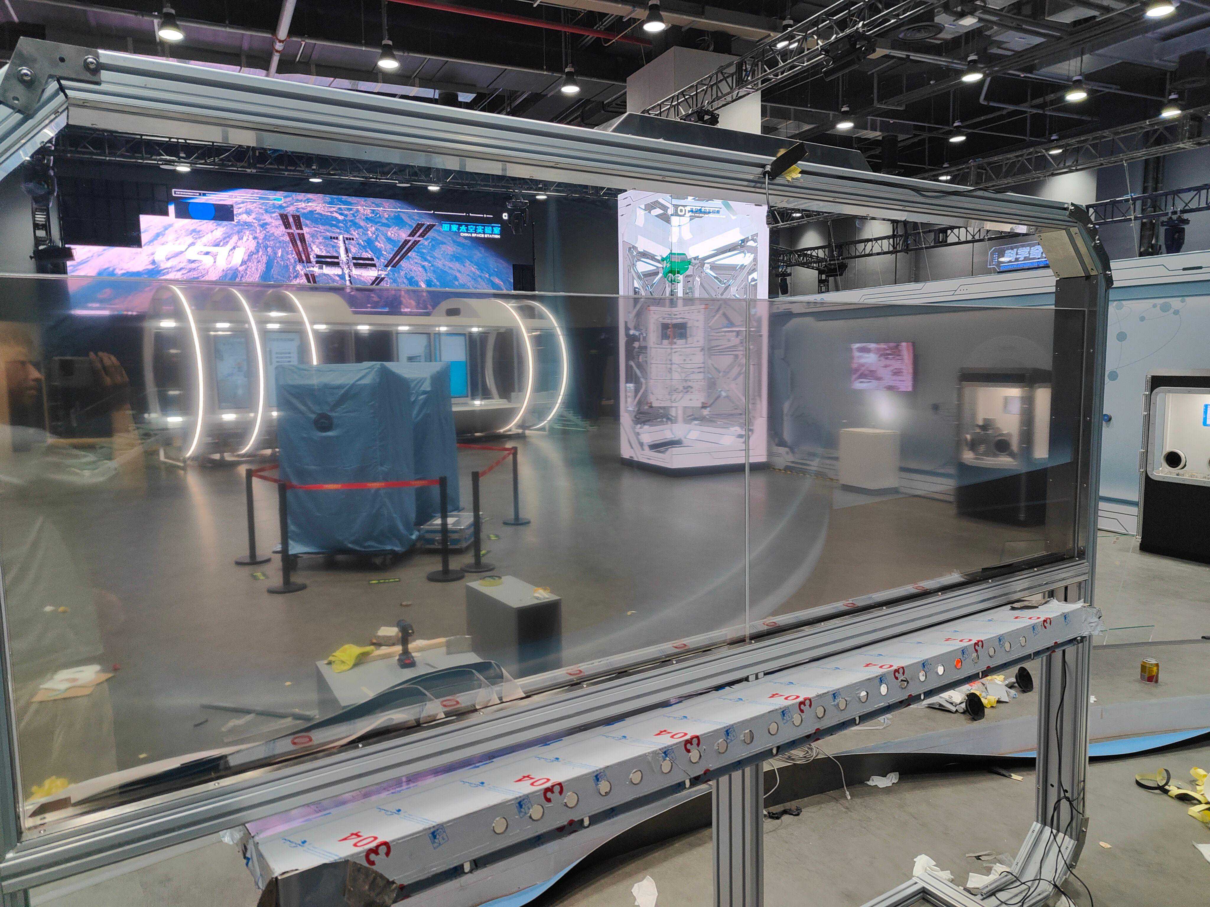 多面透明屏，在户外广告领域中，有哪些显示效果？