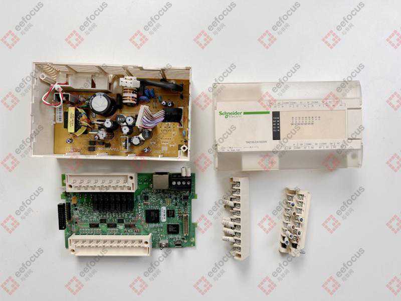 施耐德PLC拆解：精致小巧，结构大变化