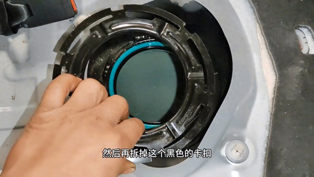 轩逸、天籁等日产车型汽油滤芯10万公里换一次#汽车