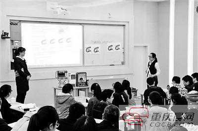 女老师自制教具上课 带领学生拿奖拿到手软