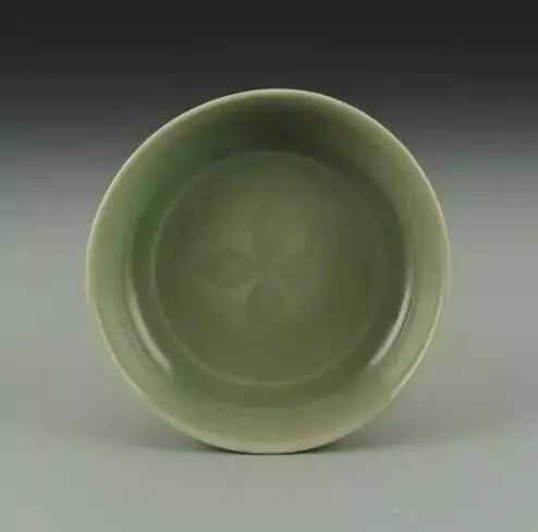 龙泉窑瓷器：出土和出水的特点